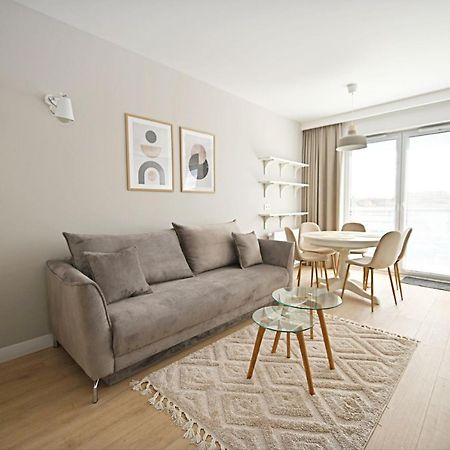 Beige 3City Apartment With Parking In Gdansk By Noclegi Renters Extérieur photo