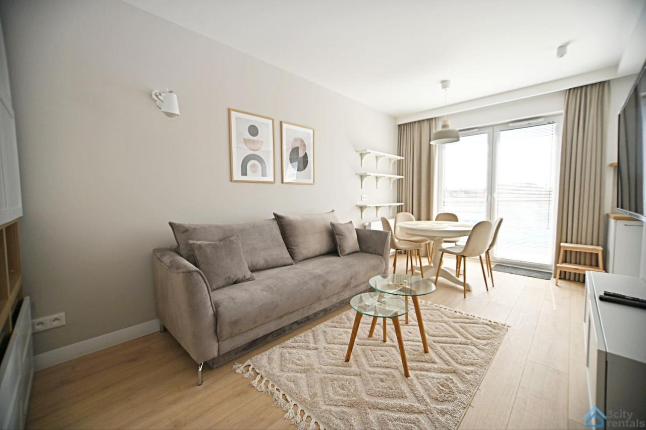 Beige 3City Apartment With Parking In Gdansk By Noclegi Renters Extérieur photo