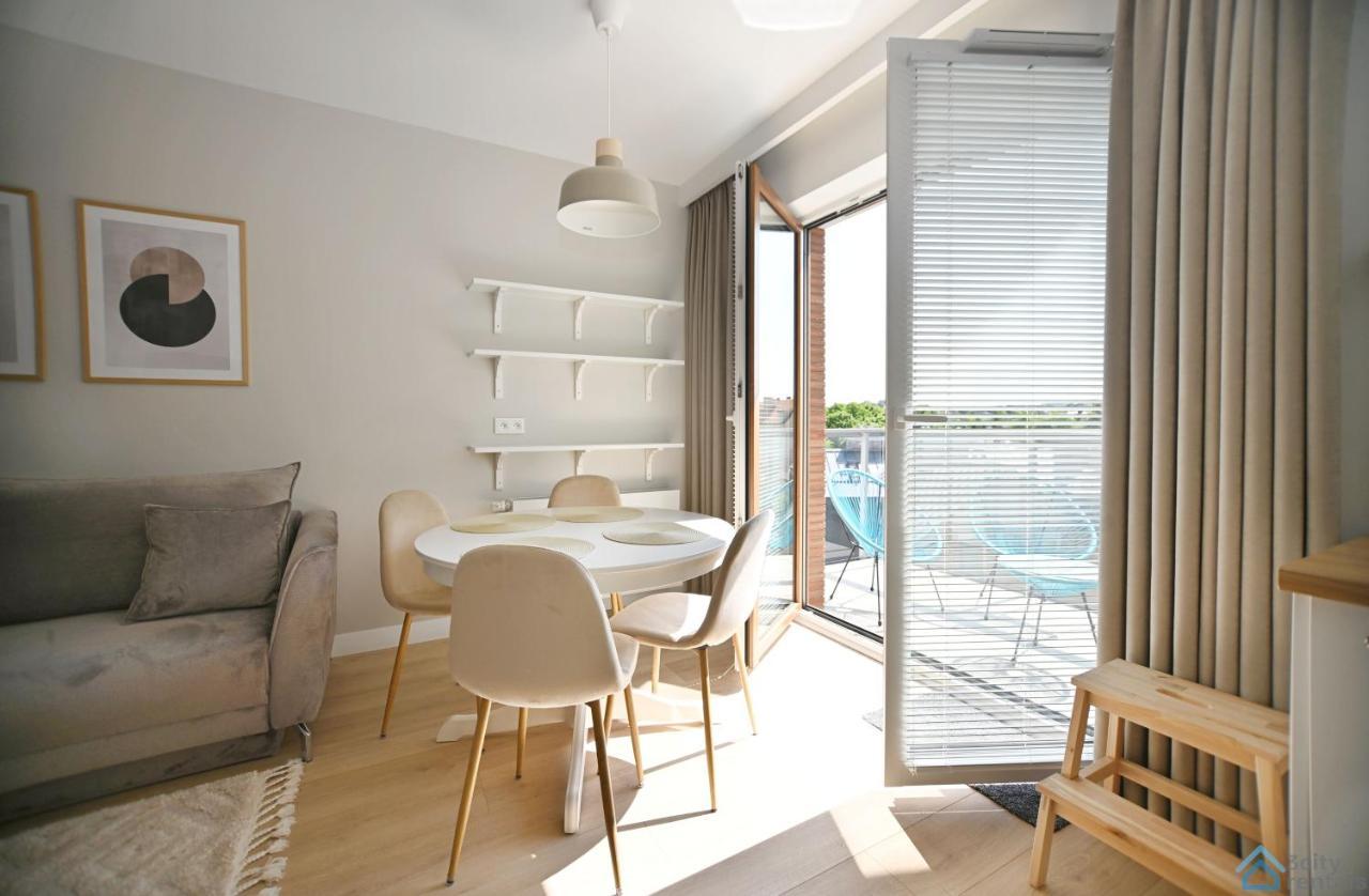 Beige 3City Apartment With Parking In Gdansk By Noclegi Renters Extérieur photo