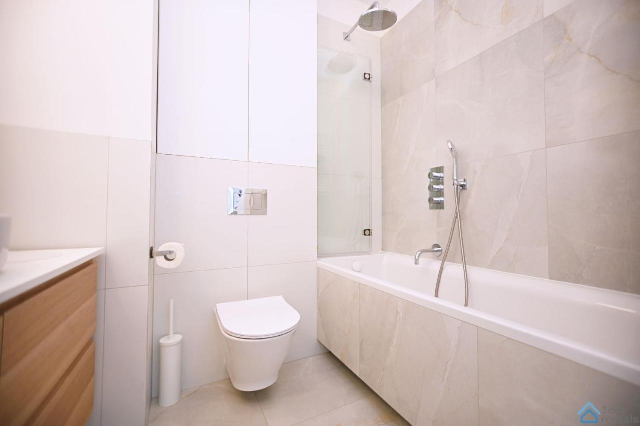 Beige 3City Apartment With Parking In Gdansk By Noclegi Renters Extérieur photo